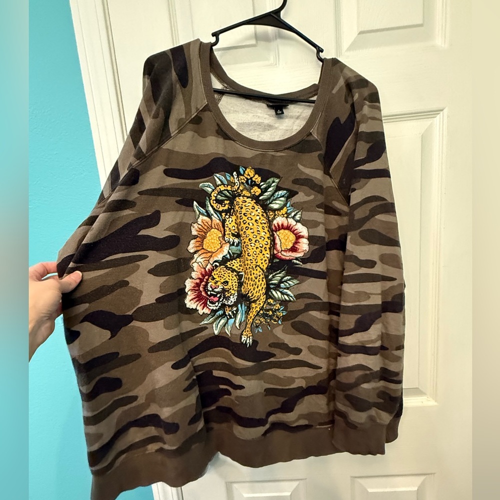 Torrid Sweatshirt - Picture 1 of 4